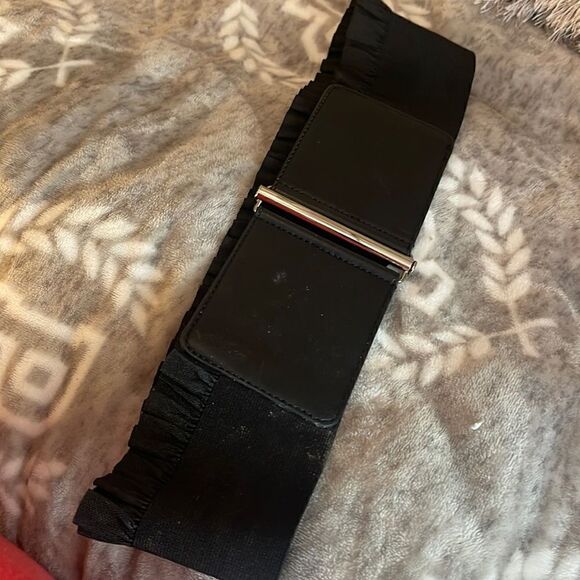 Betsey johnson black elastic ruffle hem waist cinch belt - Picture 1 of 5